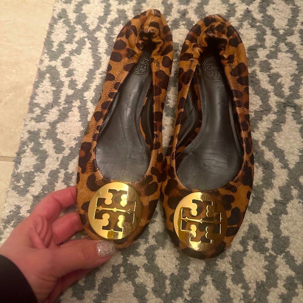 Tory Burch Leopard was gold logo flats